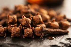 Clove Oil ingredient in Omrub